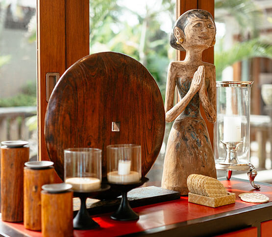 Villa Semarapura - Dining room antiques